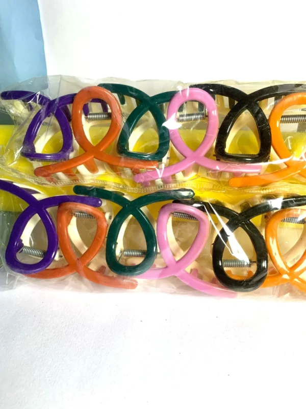 Stylish Trending Hair Clature – Premium Grip & Fancy Design – Set Of 6 (₹8.10 per pcs)